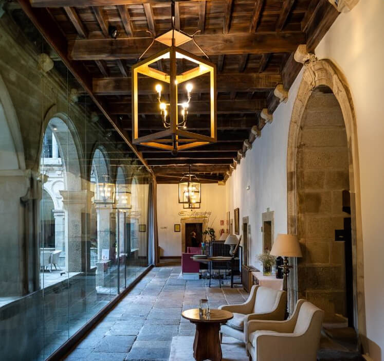 claustro del parador de monforte de lemos